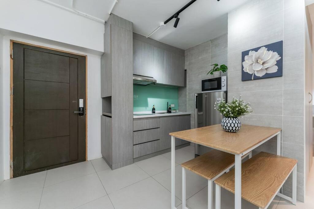 Airport Express Hostel E-527, 2 Minutes To Airport,Fast Wifi, Free Netflix Мактан Екстериор снимка