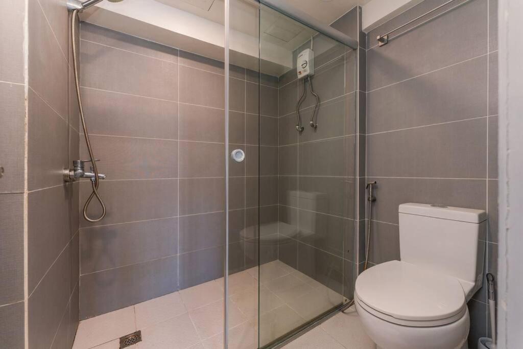 Airport Express Hostel E-527, 2 Minutes To Airport,Fast Wifi, Free Netflix Мактан Екстериор снимка